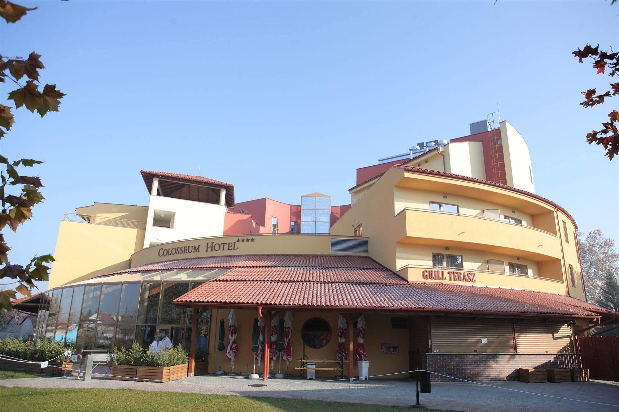 Colosseum Hotel Mórahalom Comodidades foto